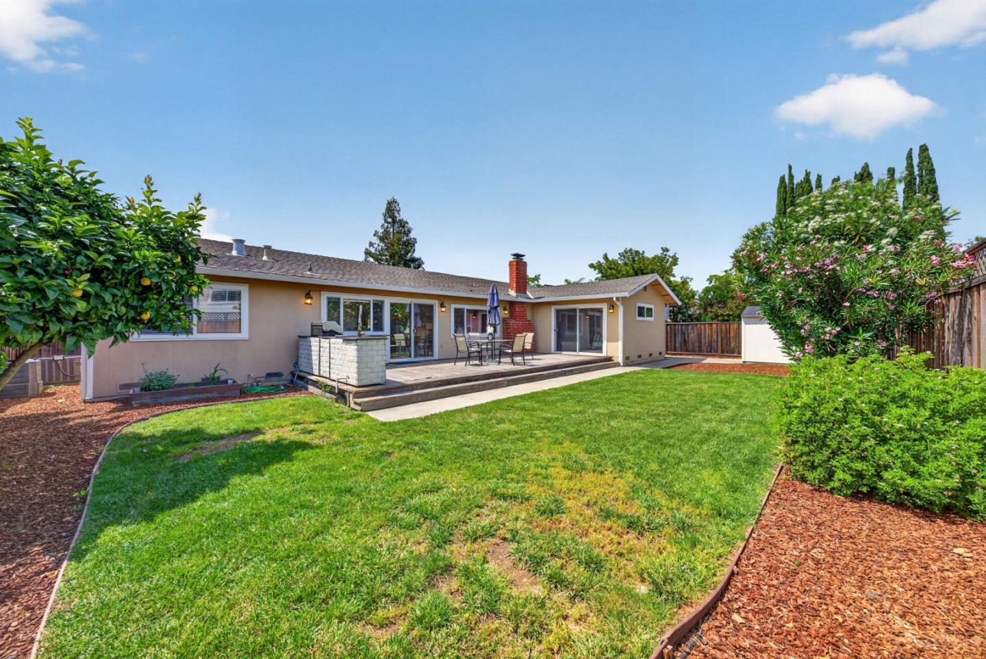 6098 Calle Esperanza