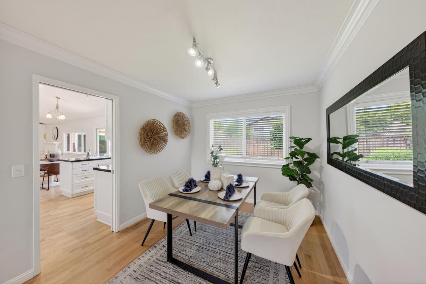 6098 Calle Esperanza