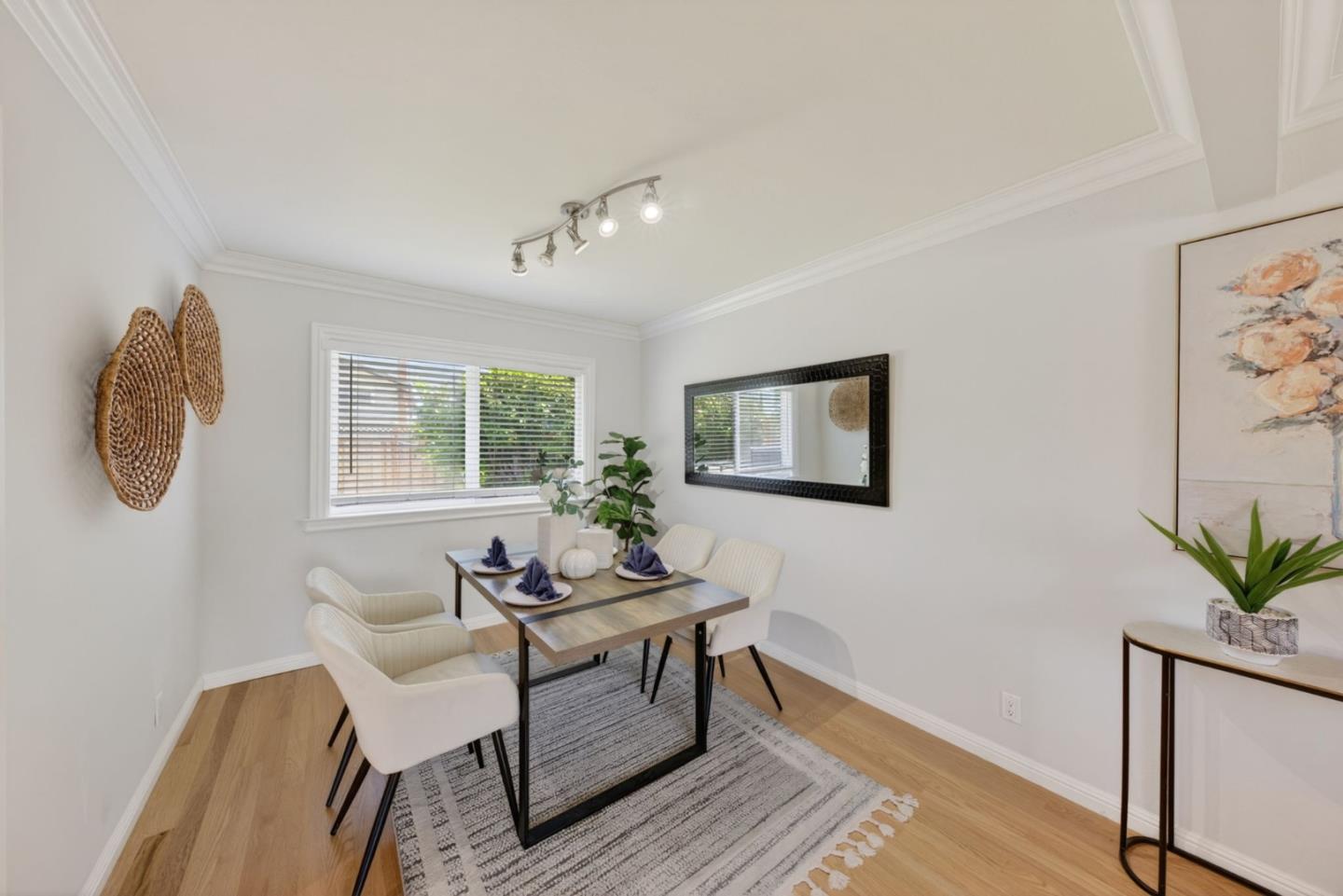 6098 Calle Esperanza