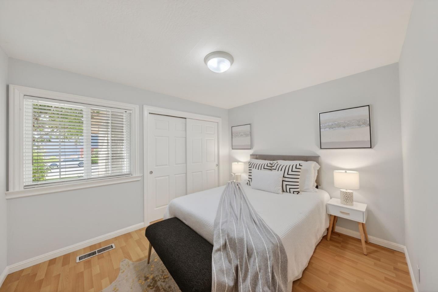 6098 Calle Esperanza