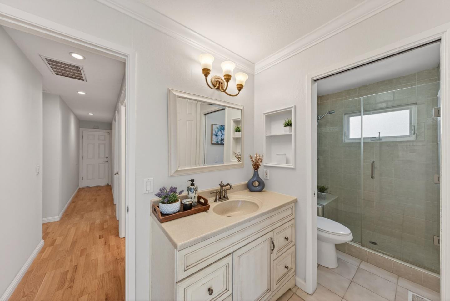 6098 Calle Esperanza