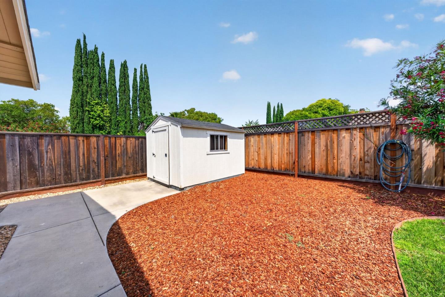 6098 Calle Esperanza