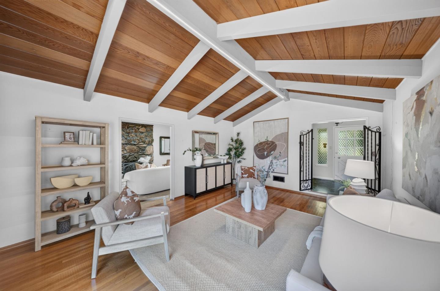 382 Clarence AVE