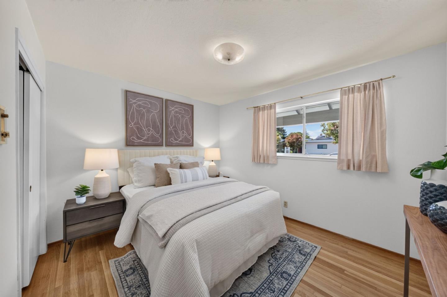 382 Clarence AVE