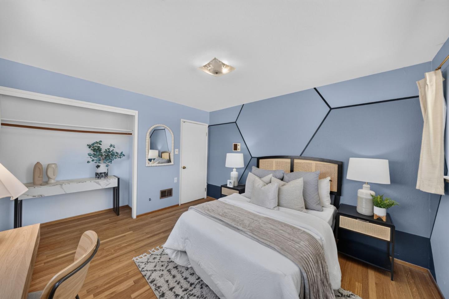 382 Clarence AVE