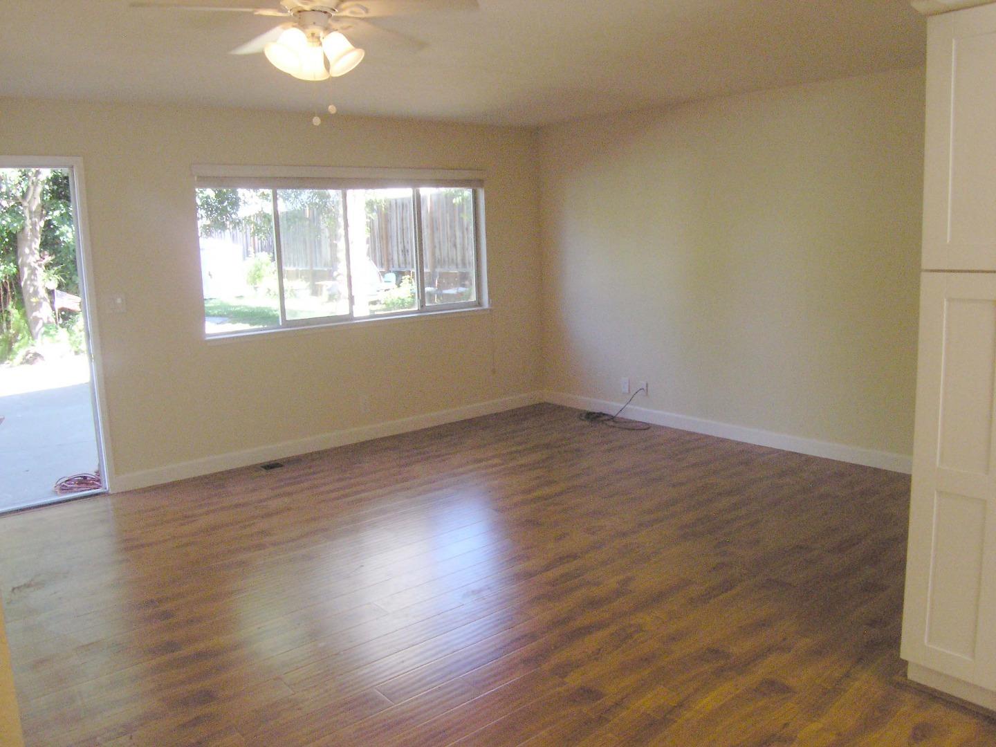 212 Wilton DR
