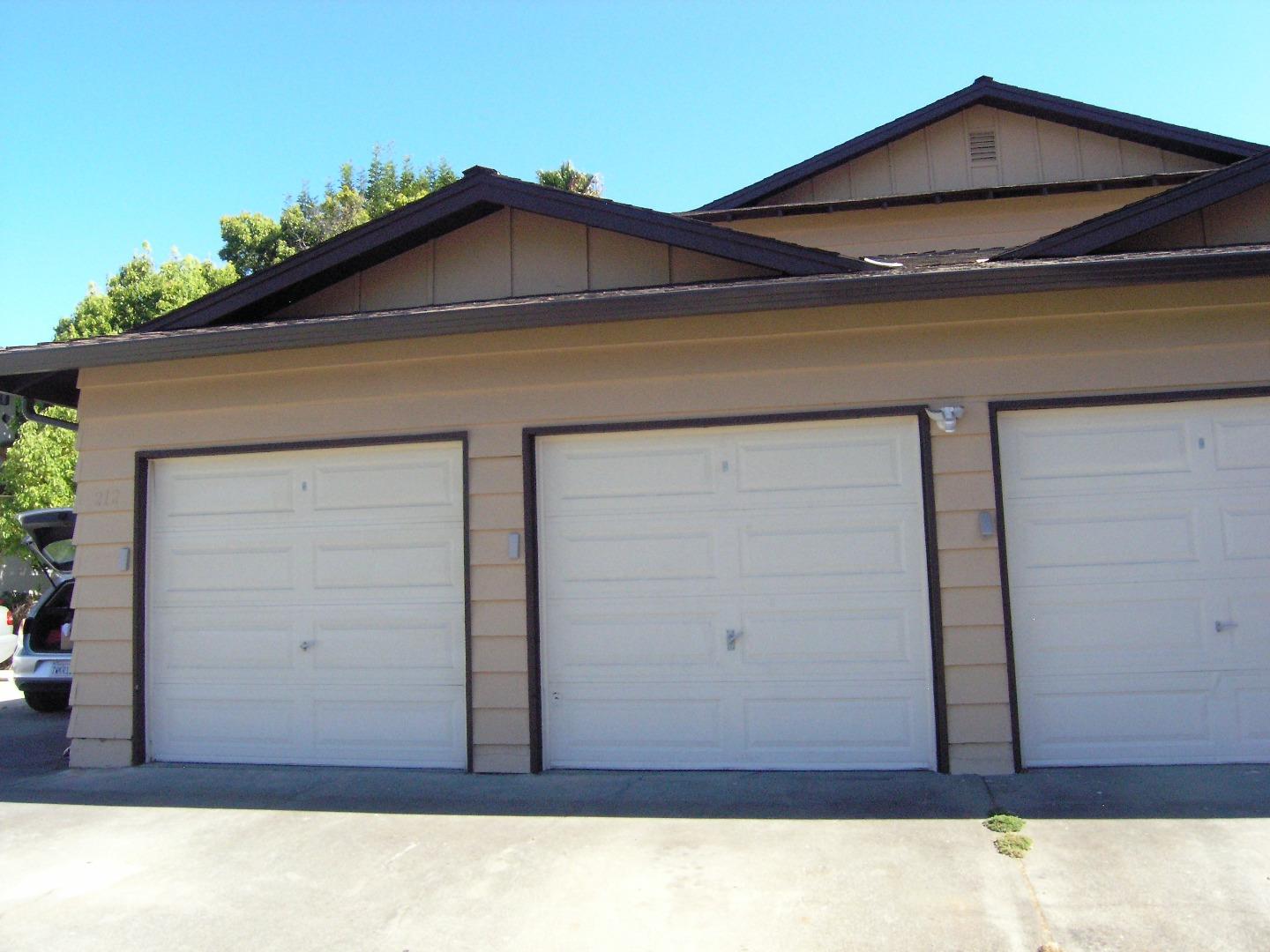 212 Wilton DR