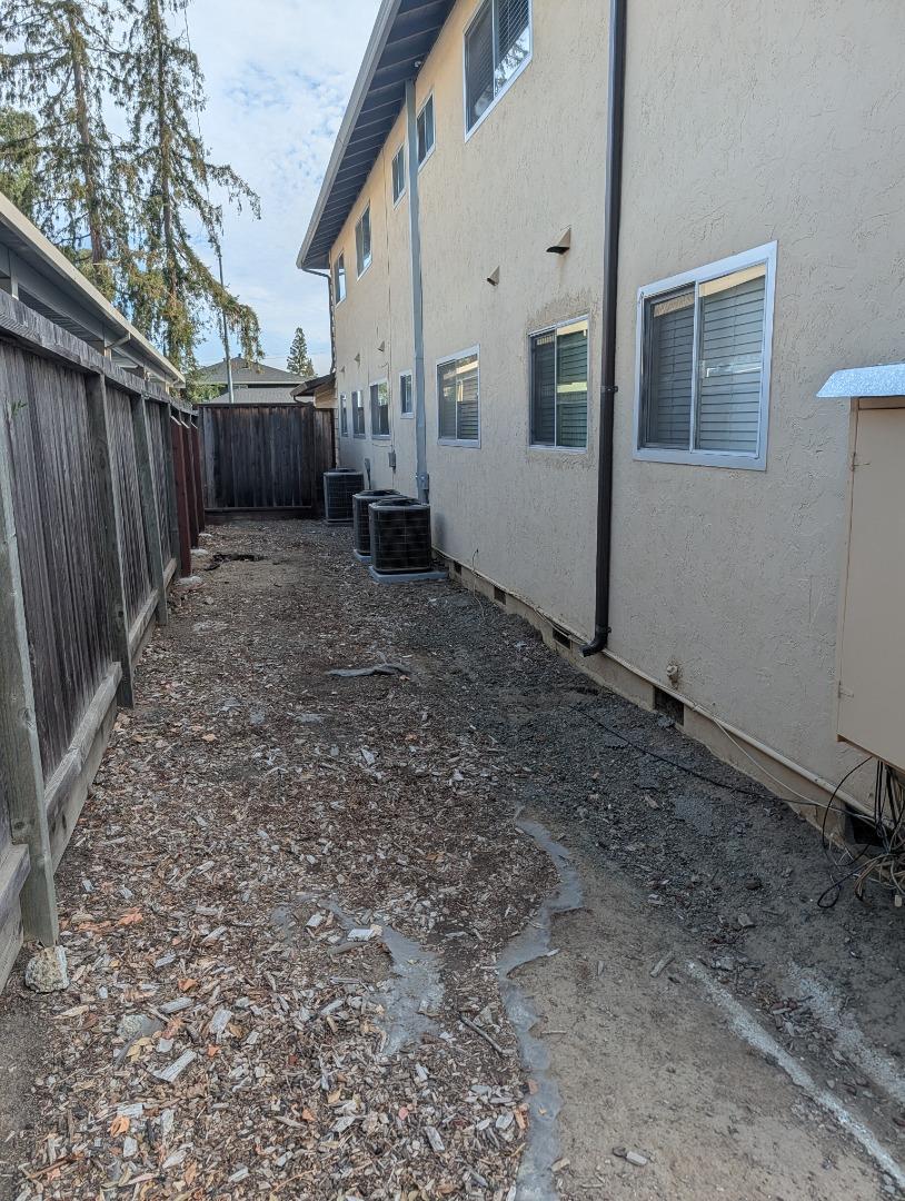 212 Wilton DR