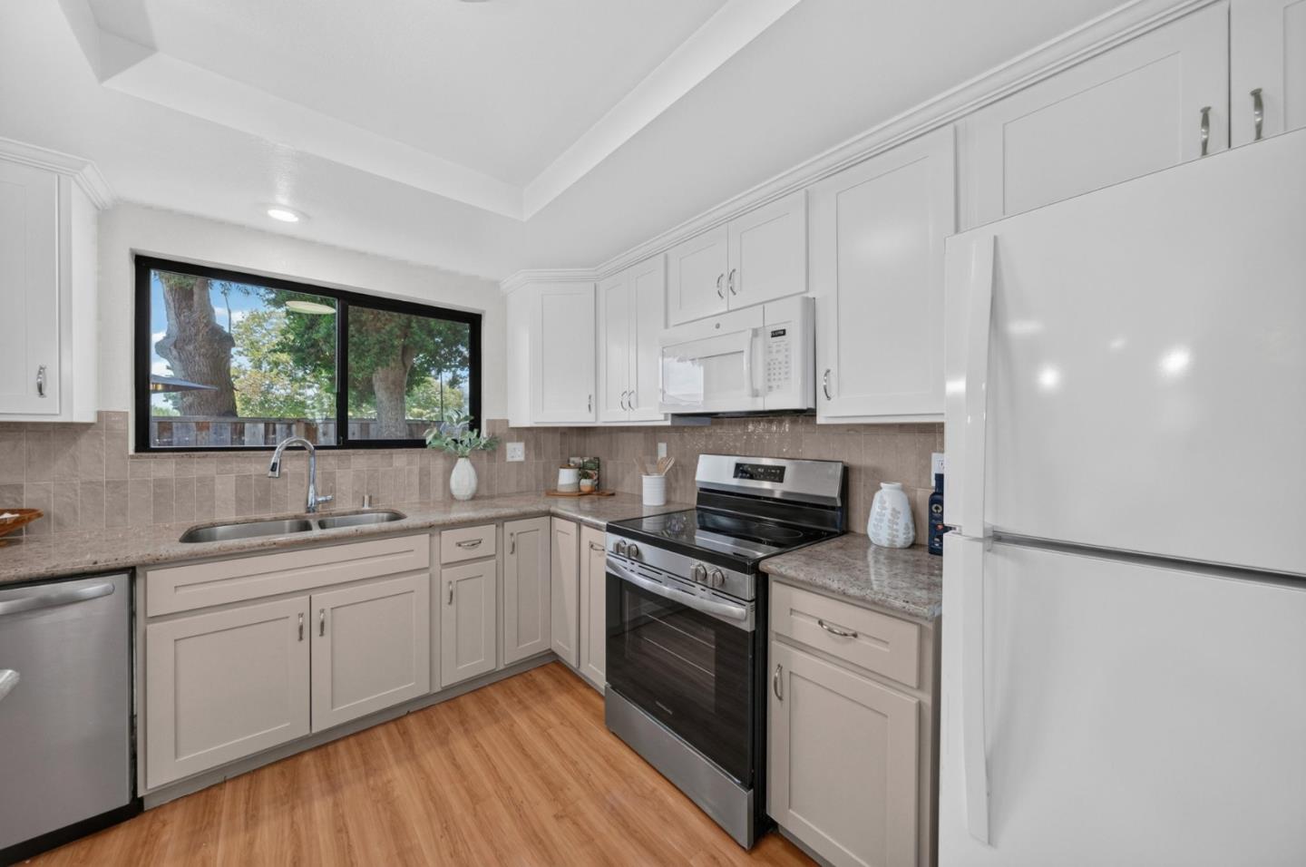 1205 Sierra Village WAY