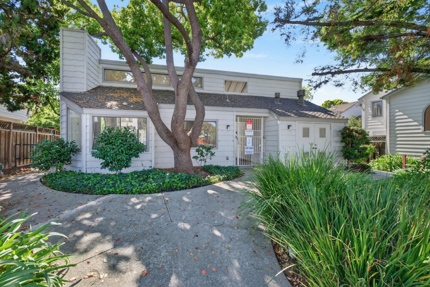1205 Sierra Village WAY