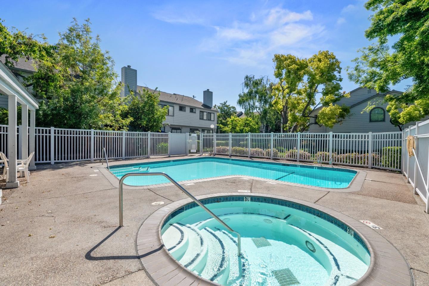 1205 Sierra Village WAY