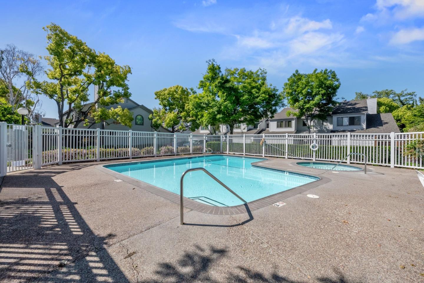 1205 Sierra Village WAY