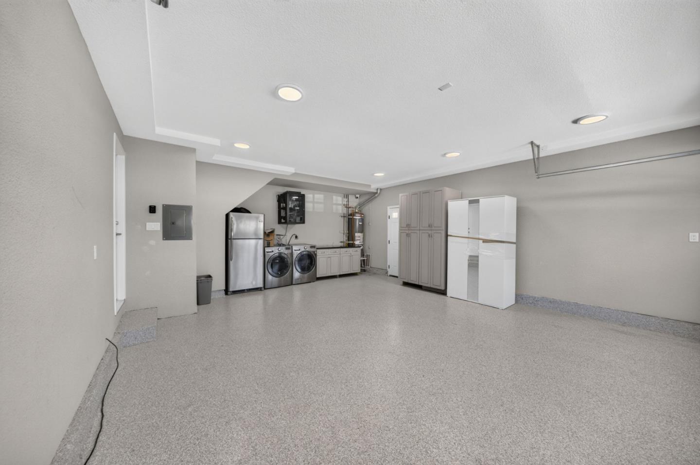3325 Jenkins AVE