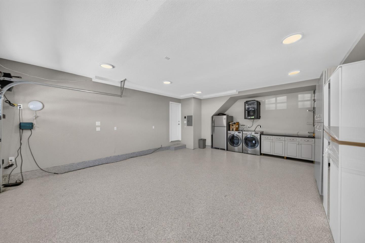 3325 Jenkins AVE