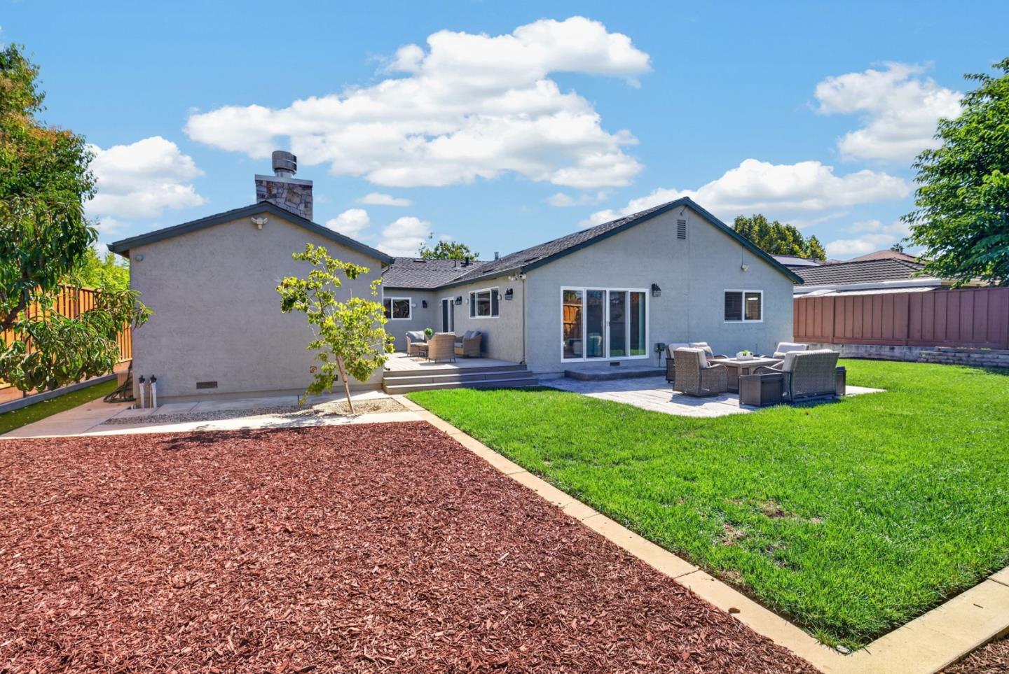 411 Carlyn AVE