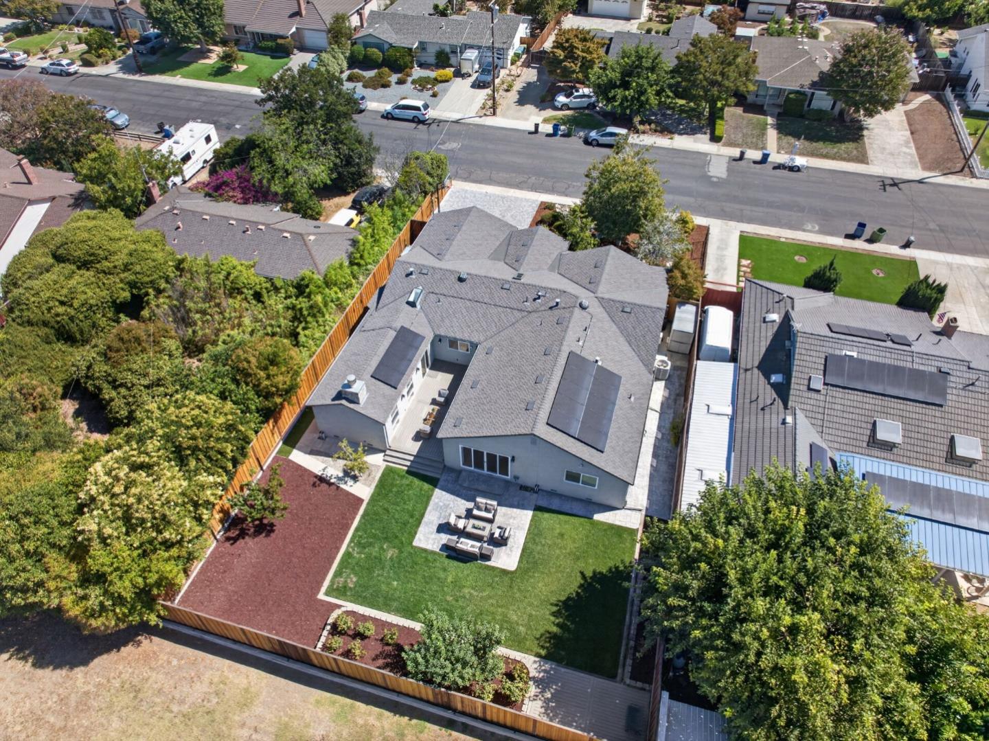 411 Carlyn AVE