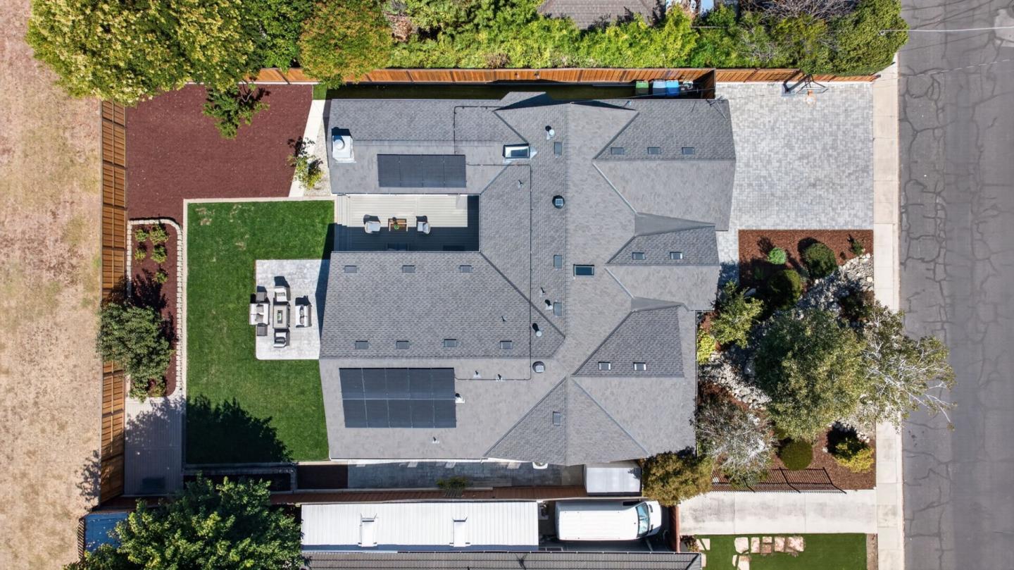 411 Carlyn AVE