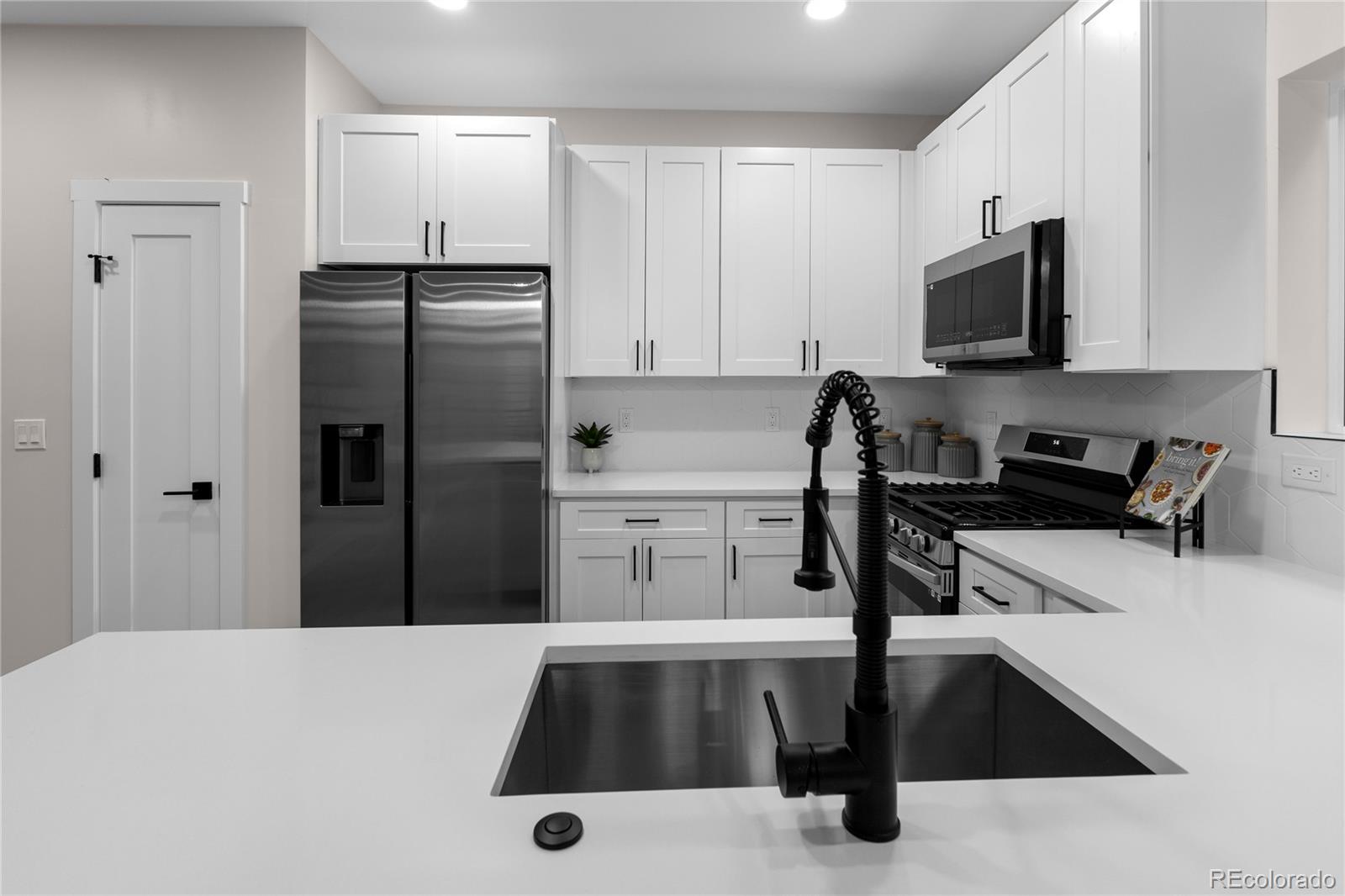 1290 Newton Street Unit: 2