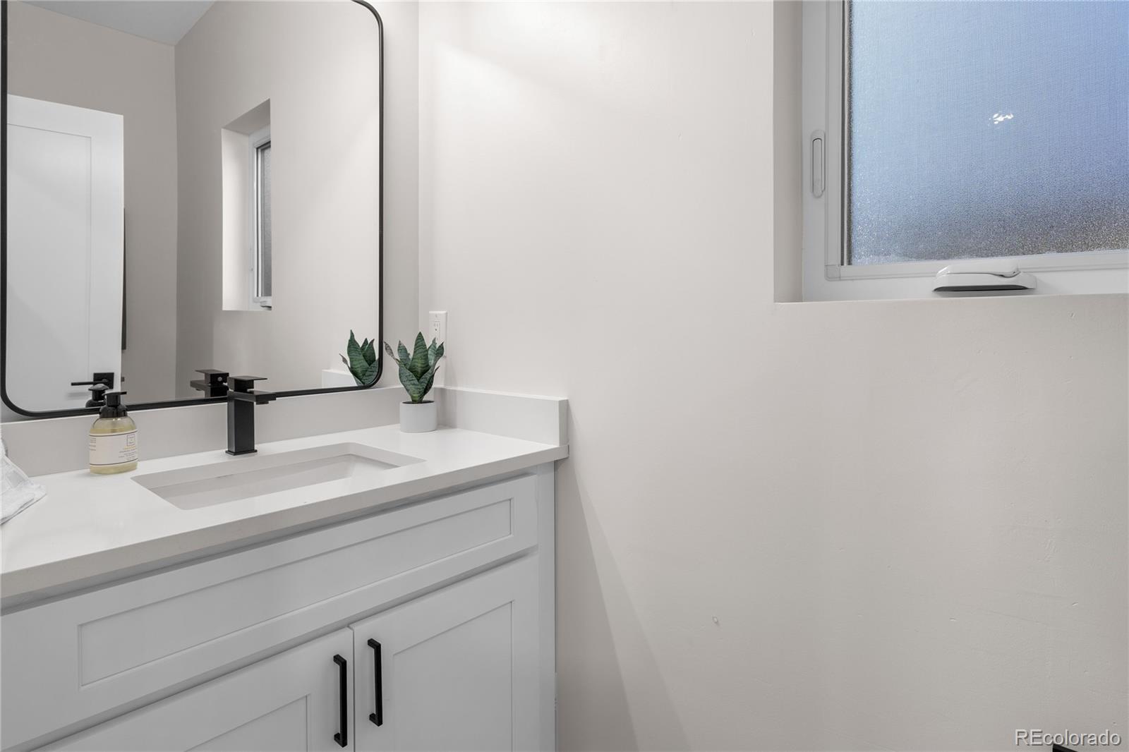 1290 Newton Street Unit: 2
