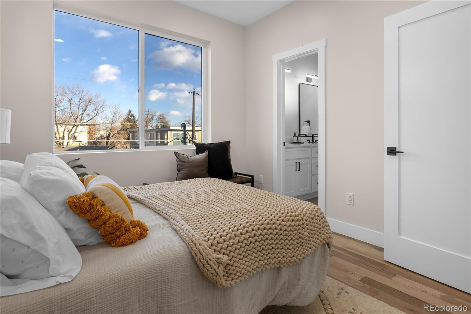 1290 Newton Street Unit: 2