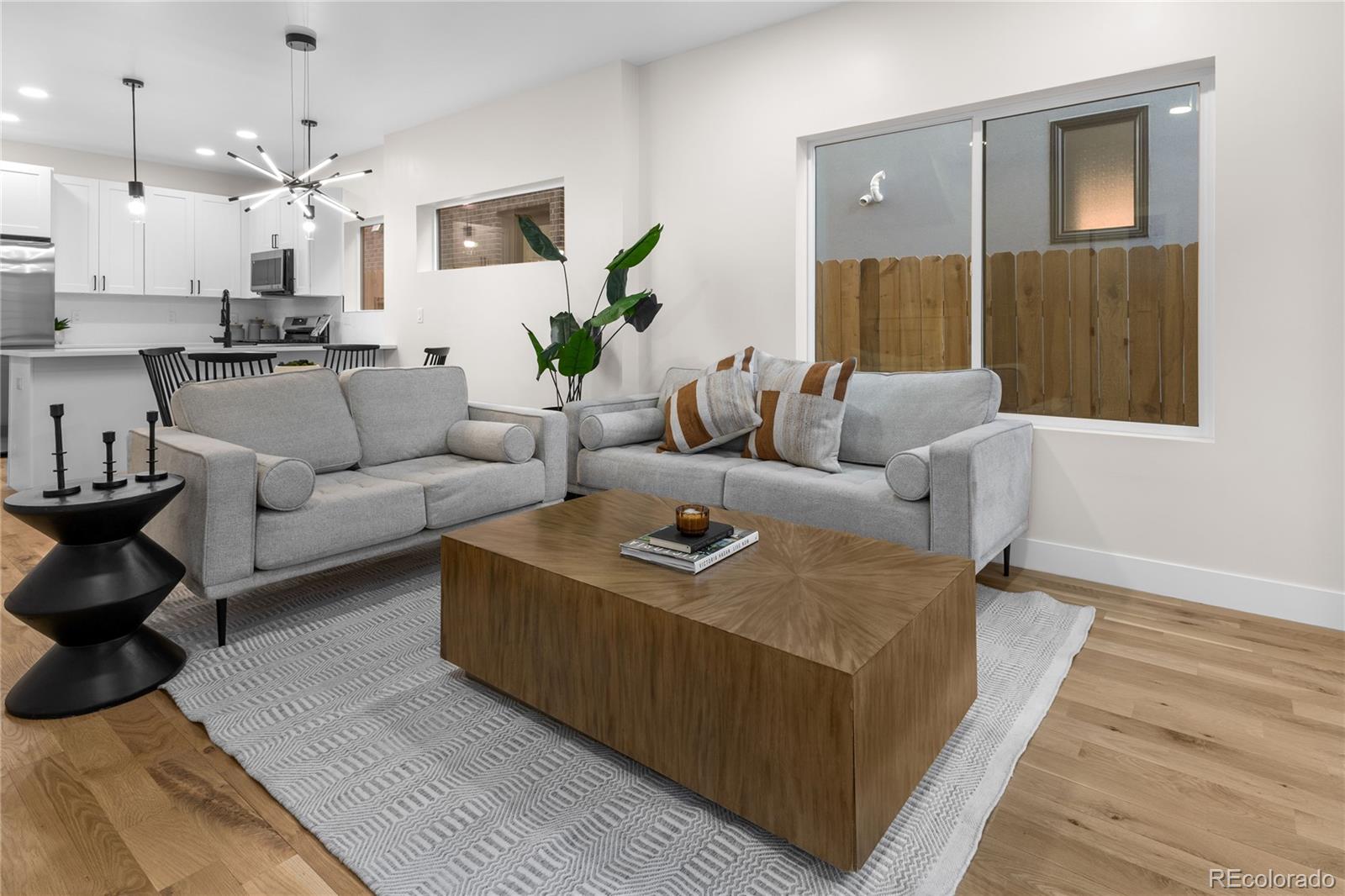 1290 Newton Street Unit: 2