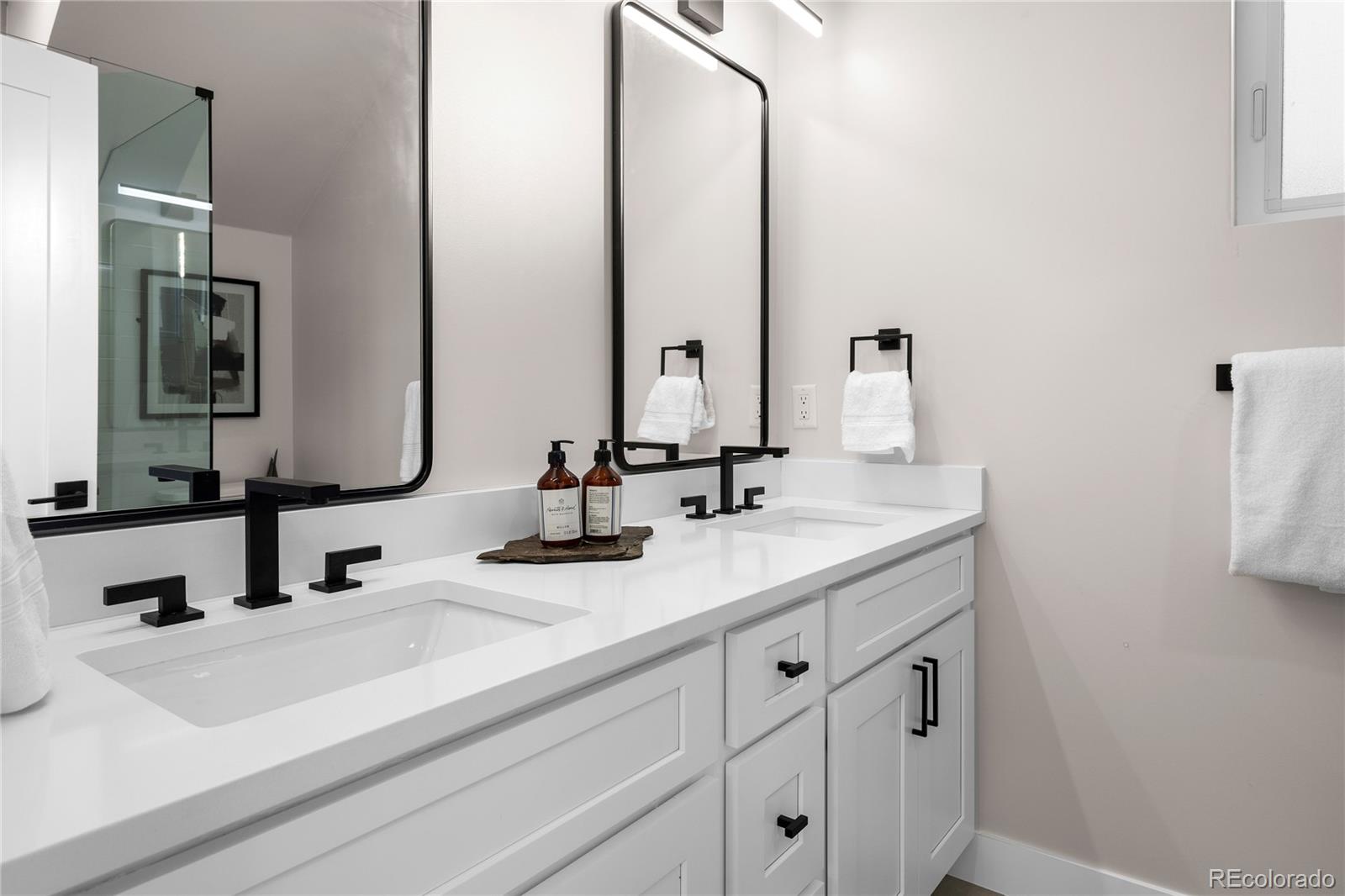 1290 Newton Street Unit: 2
