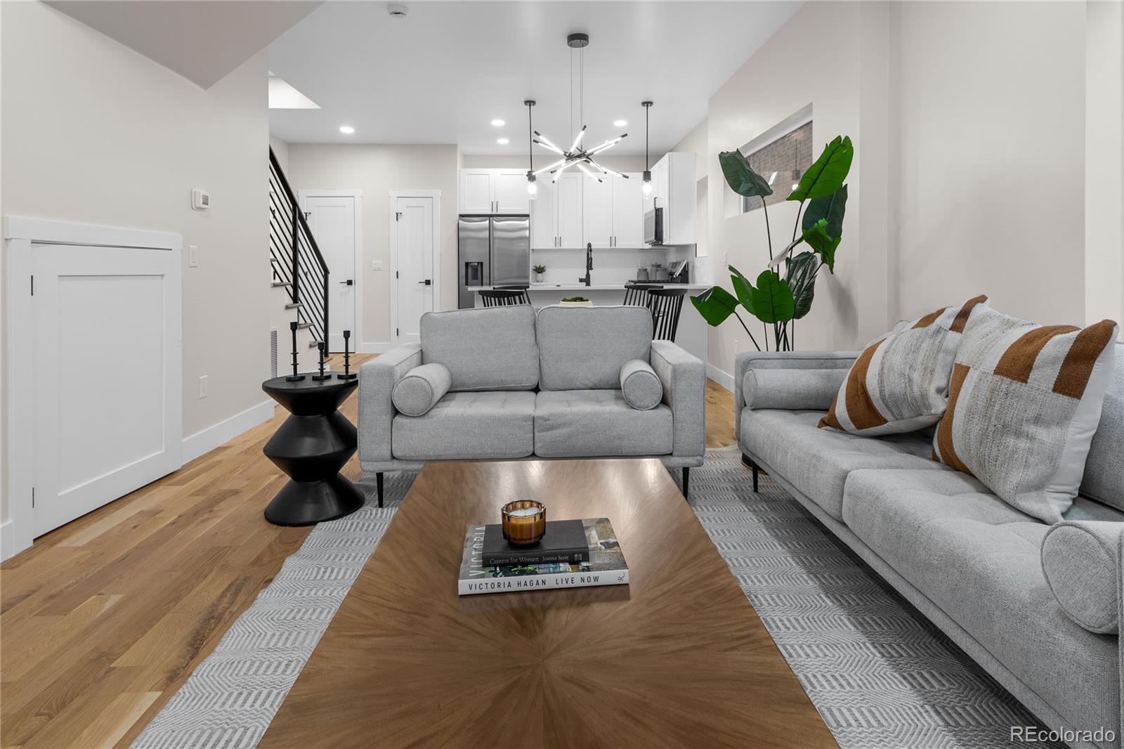 1290 Newton Street Unit: 2