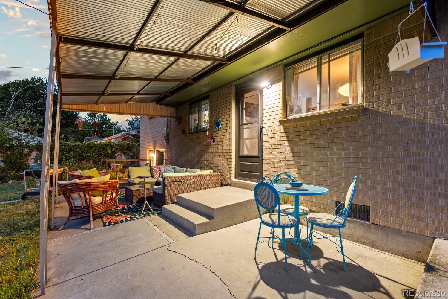 452 S Robb Way