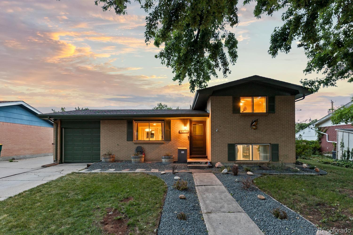 452 S Robb Way
