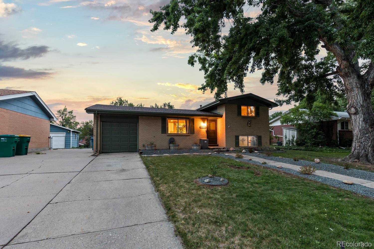 452 S Robb Way
