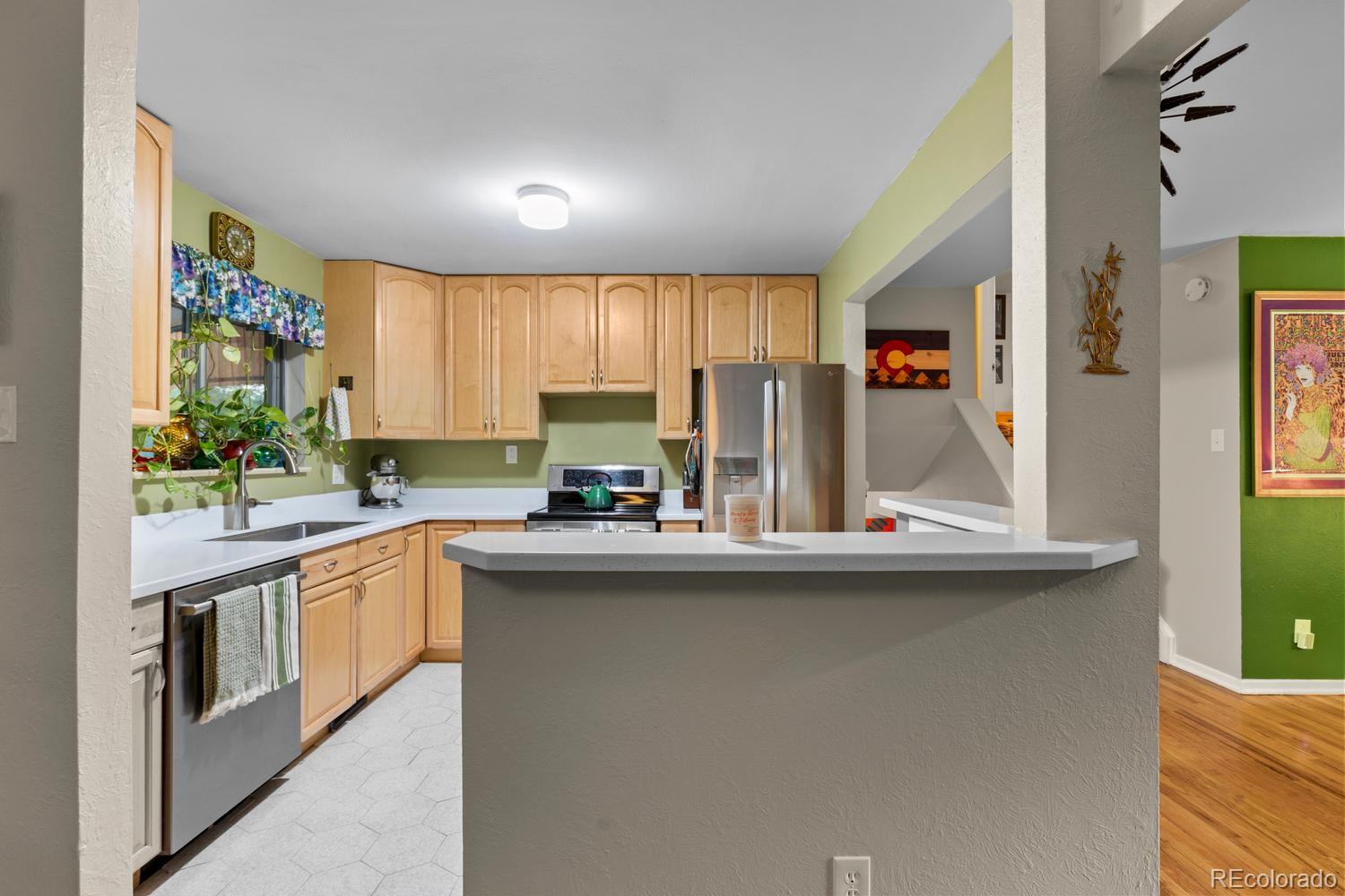 452 S Robb Way