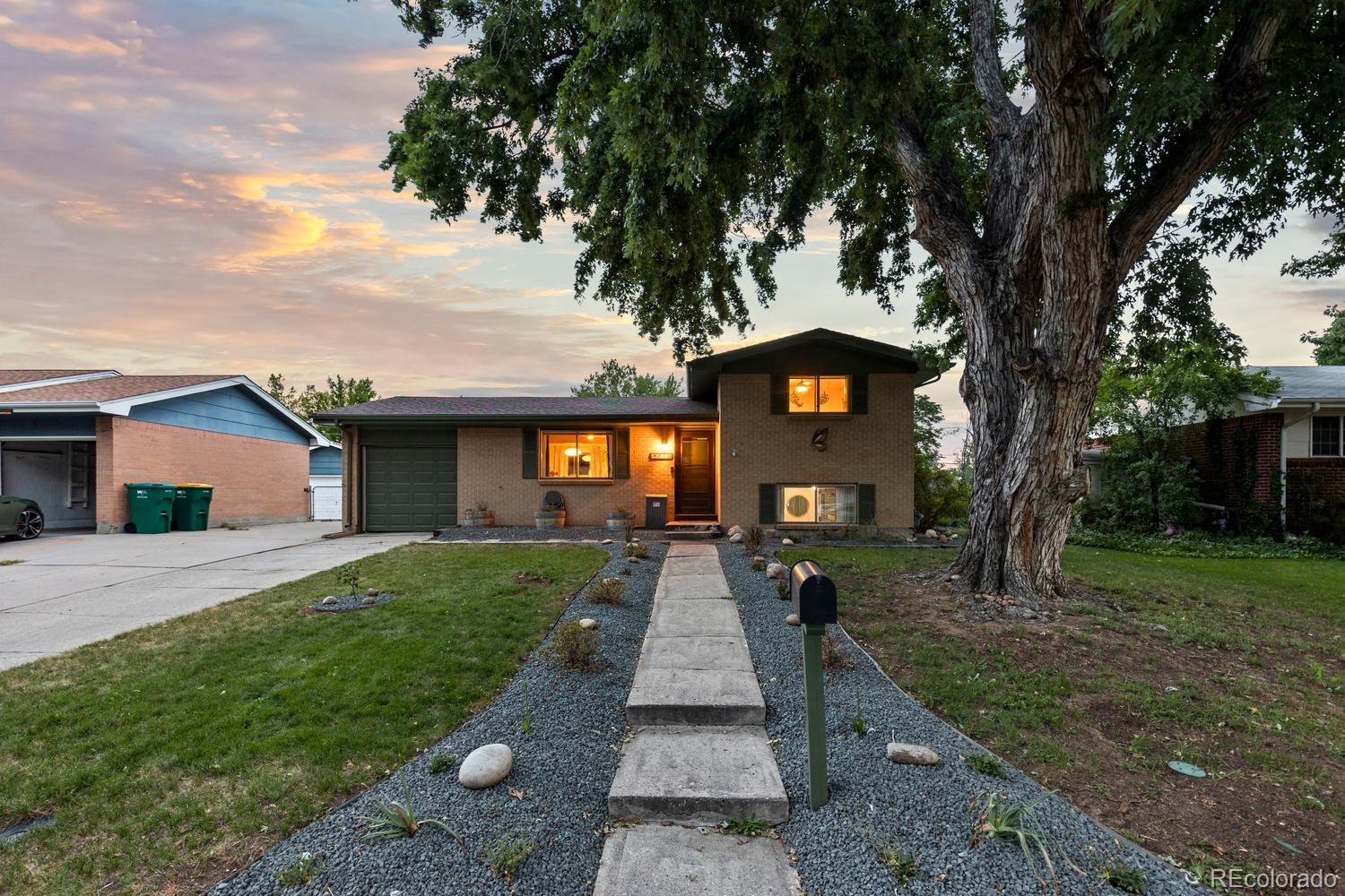 452 S Robb Way