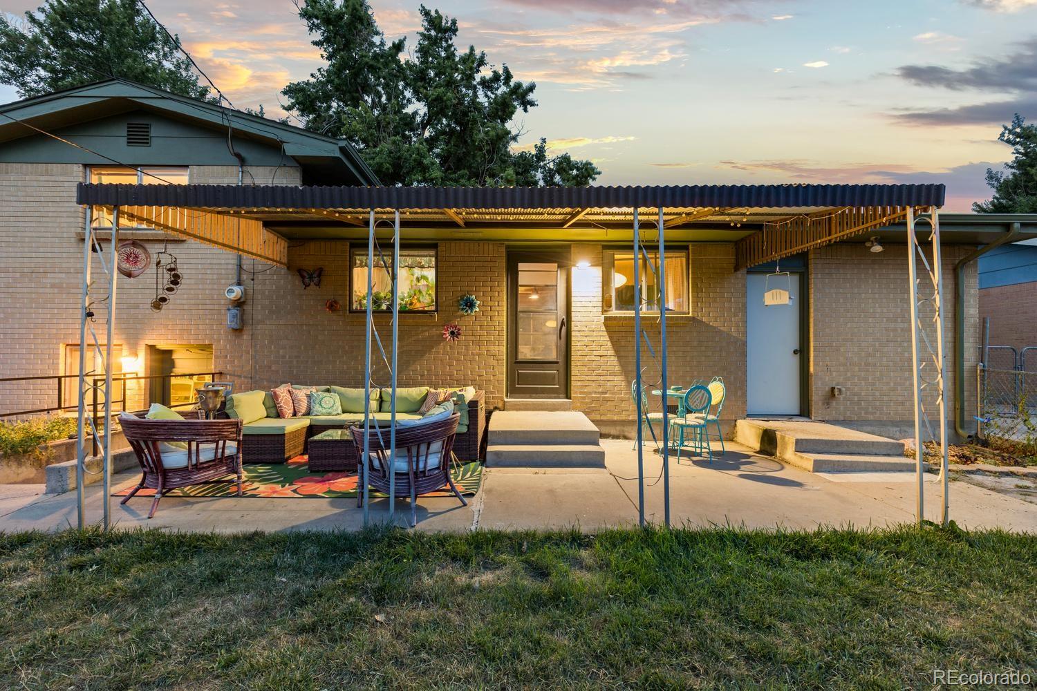 452 S Robb Way