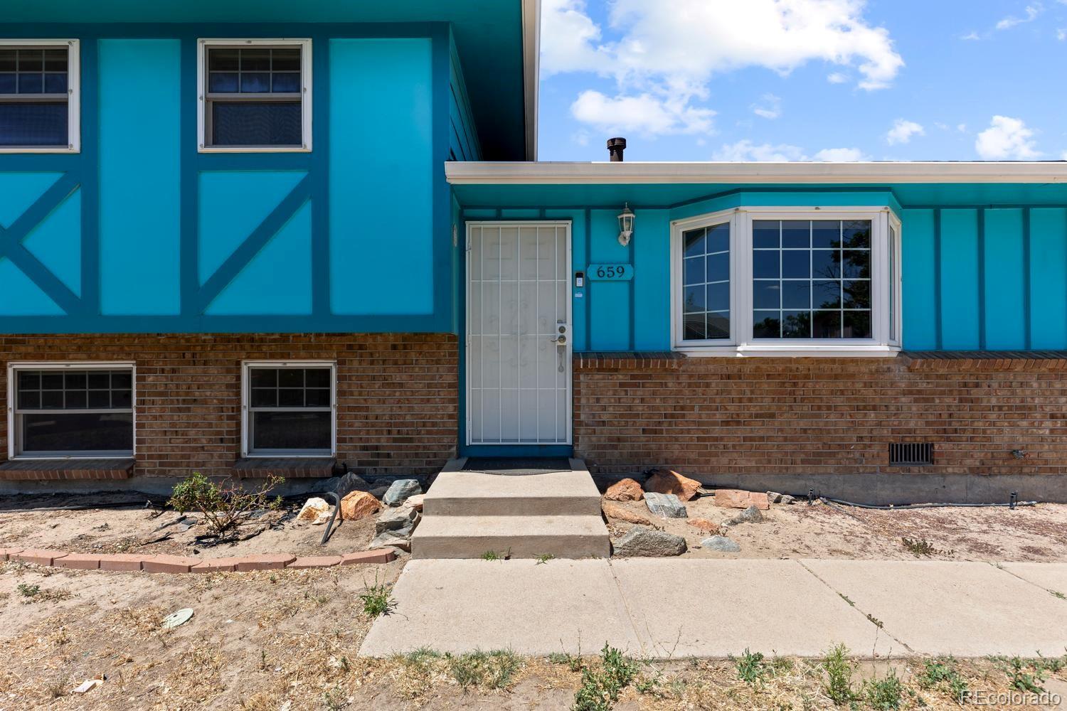 659 S Newark Court