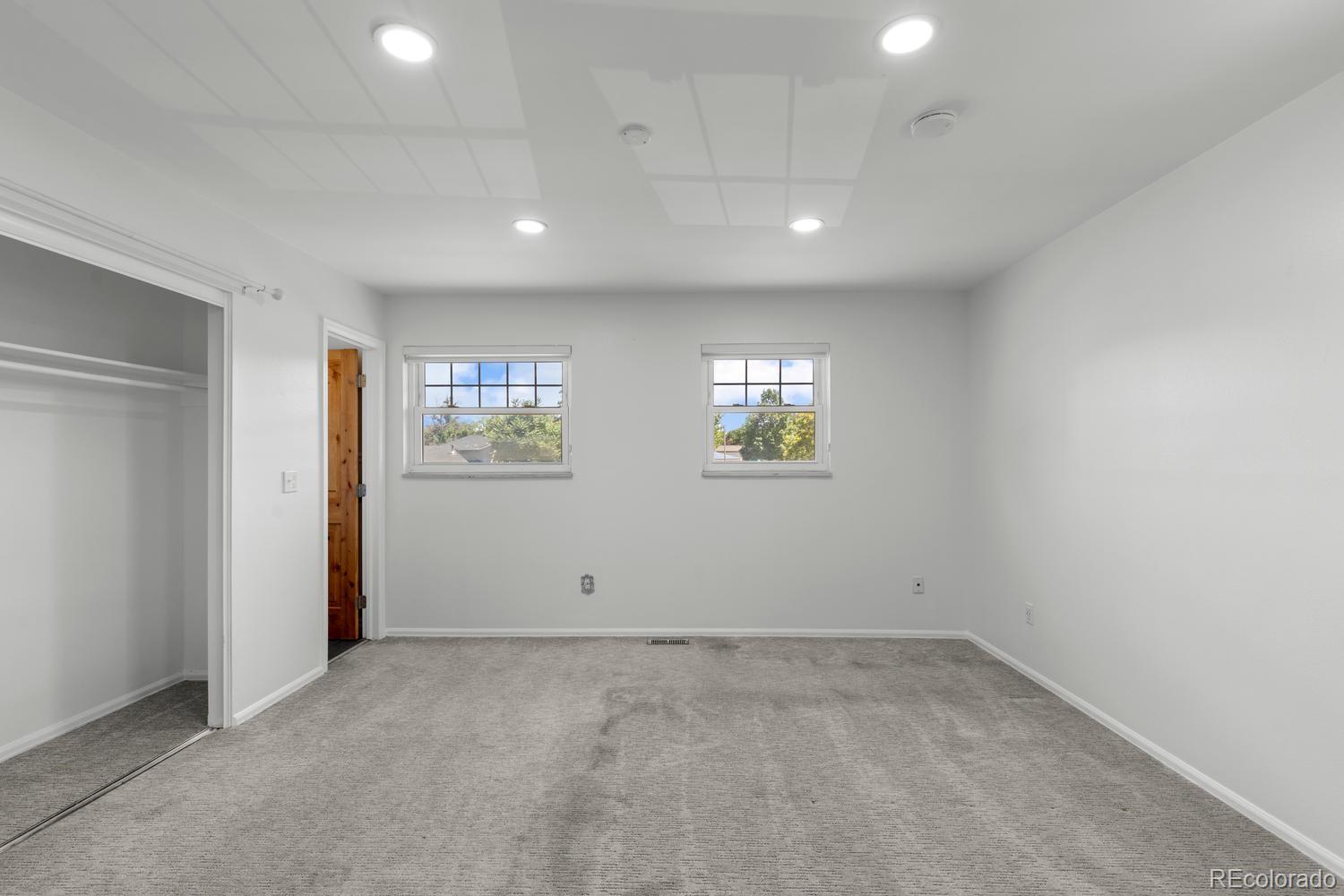 659 S Newark Court
