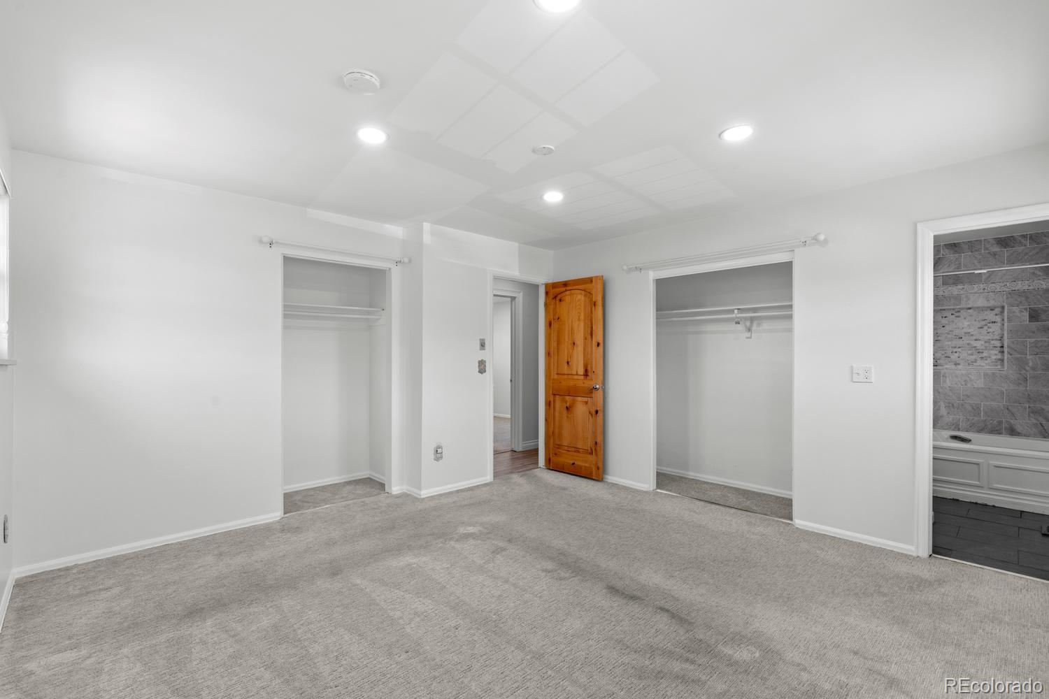 659 S Newark Court