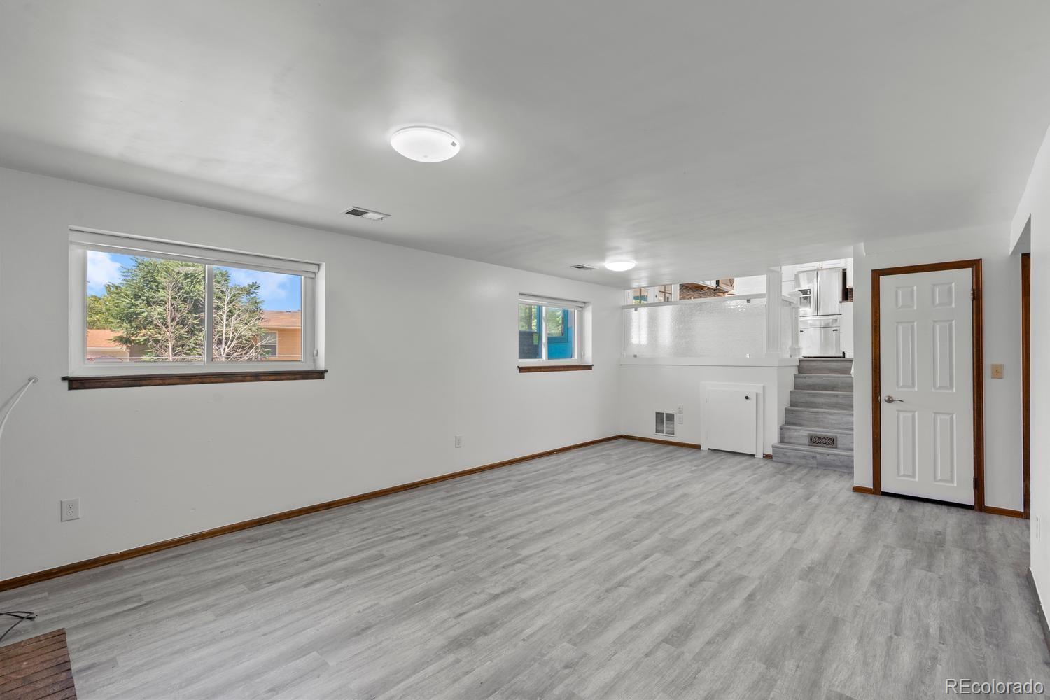 659 S Newark Court