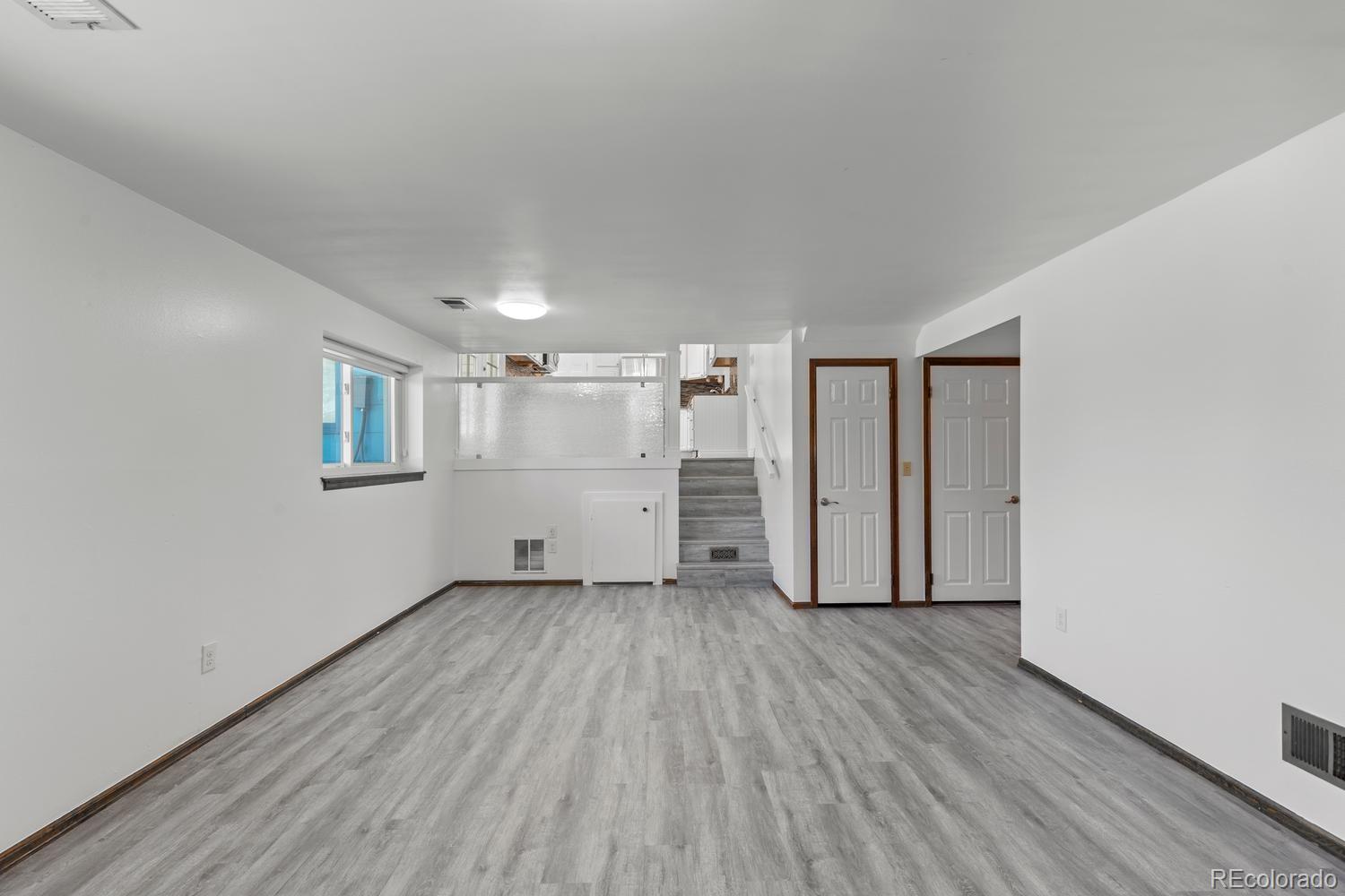 659 S Newark Court