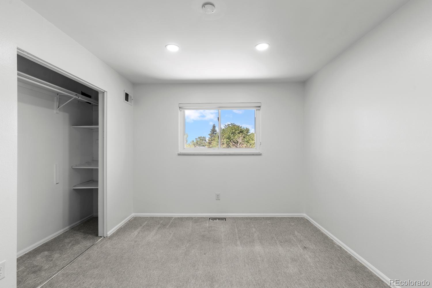 659 S Newark Court