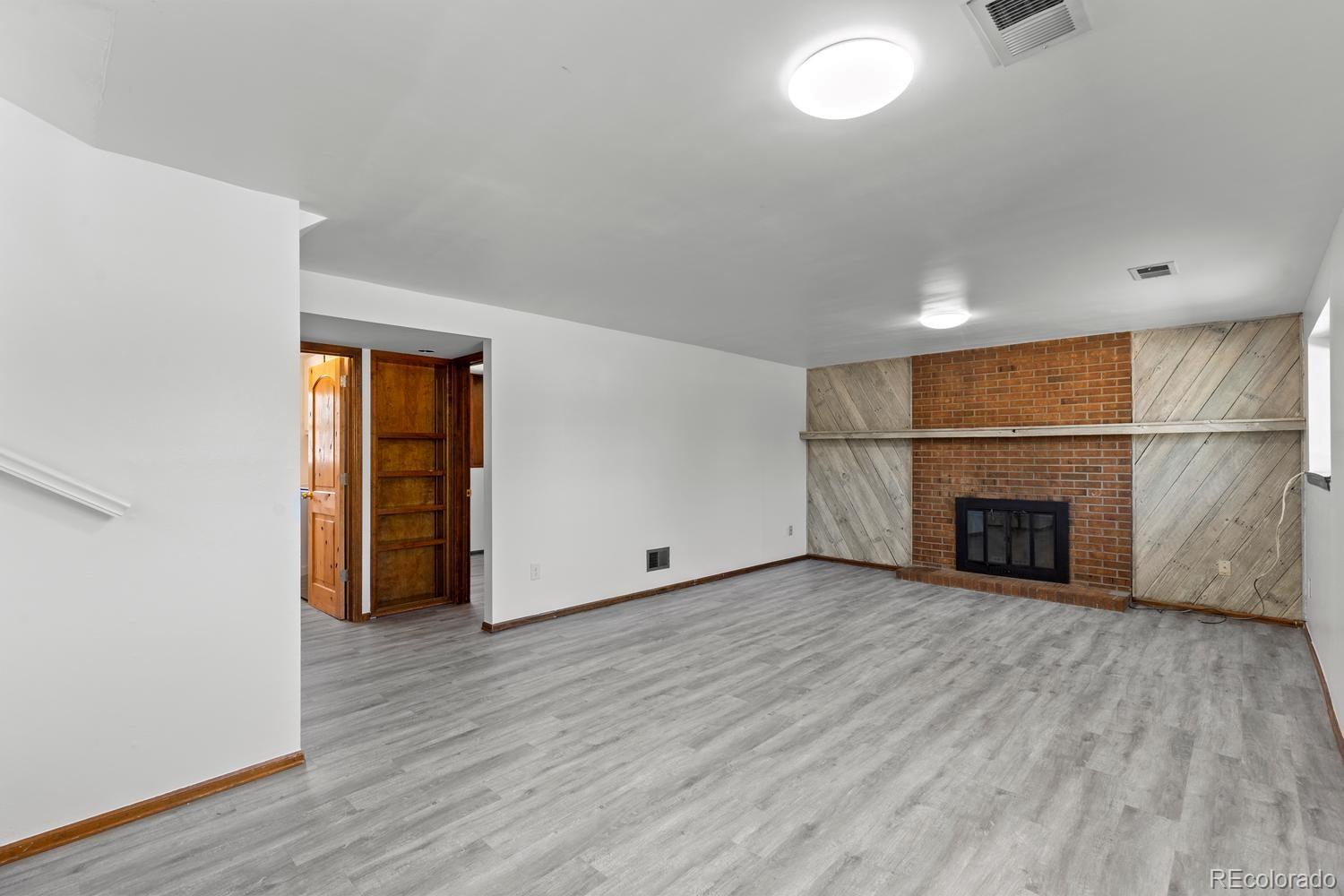 659 S Newark Court