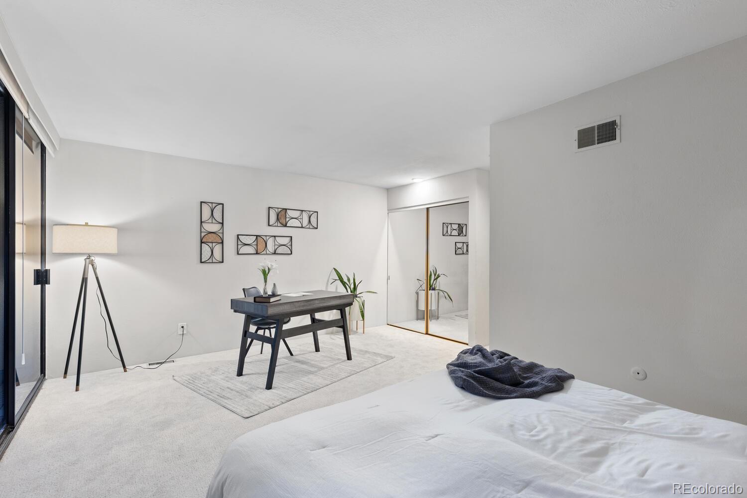 960 N Pennsylvania Street Unit: 16