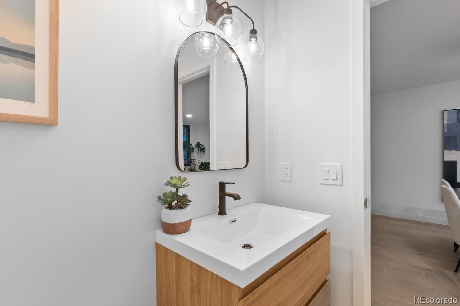 960 N Pennsylvania Street Unit: 16