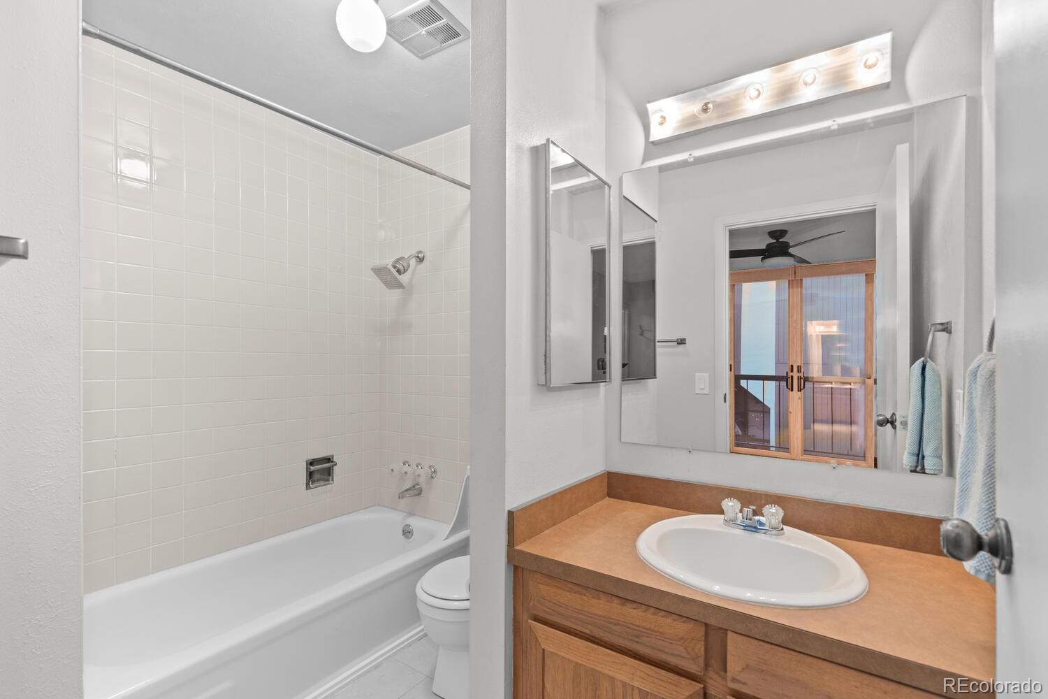 960 N Pennsylvania Street Unit: 16