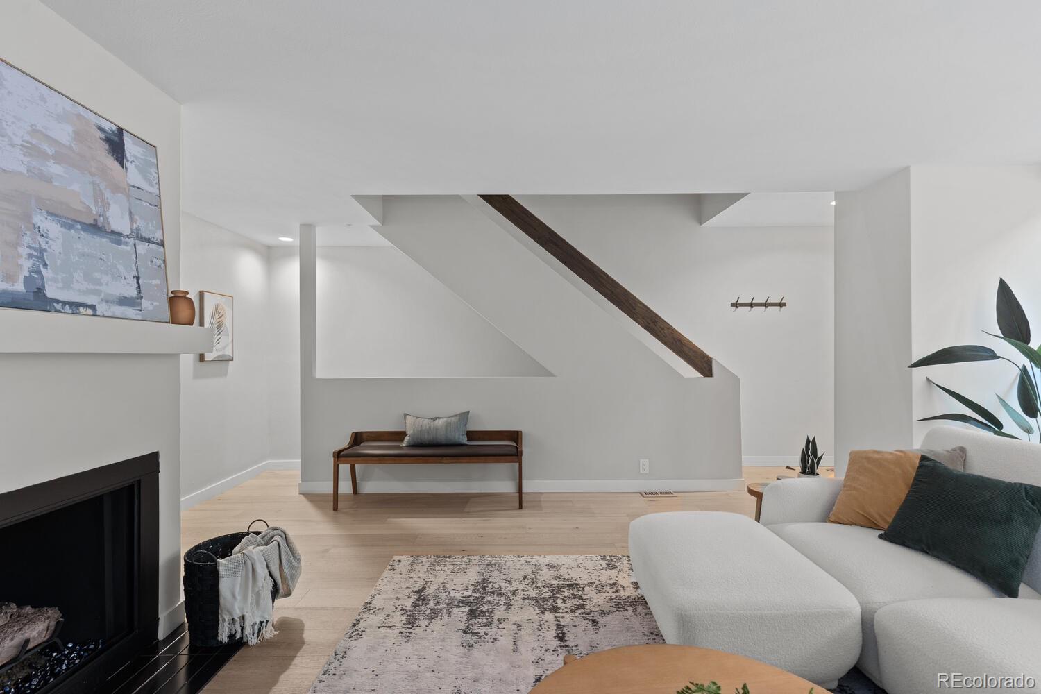 960 N Pennsylvania Street Unit: 16