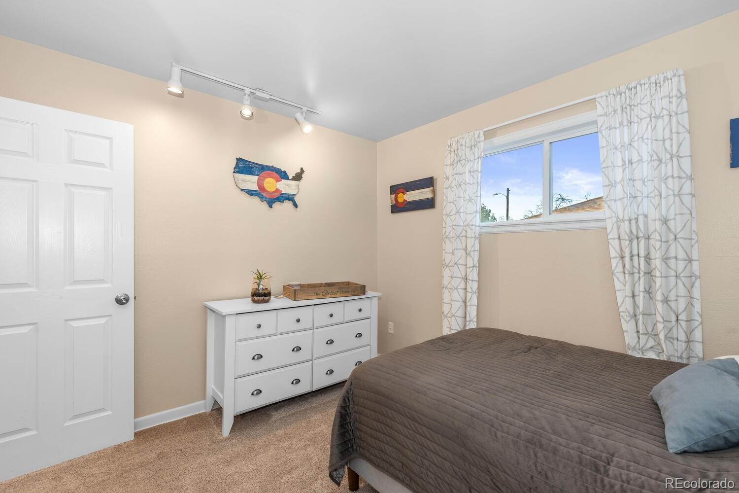 1042 Leroy Drive