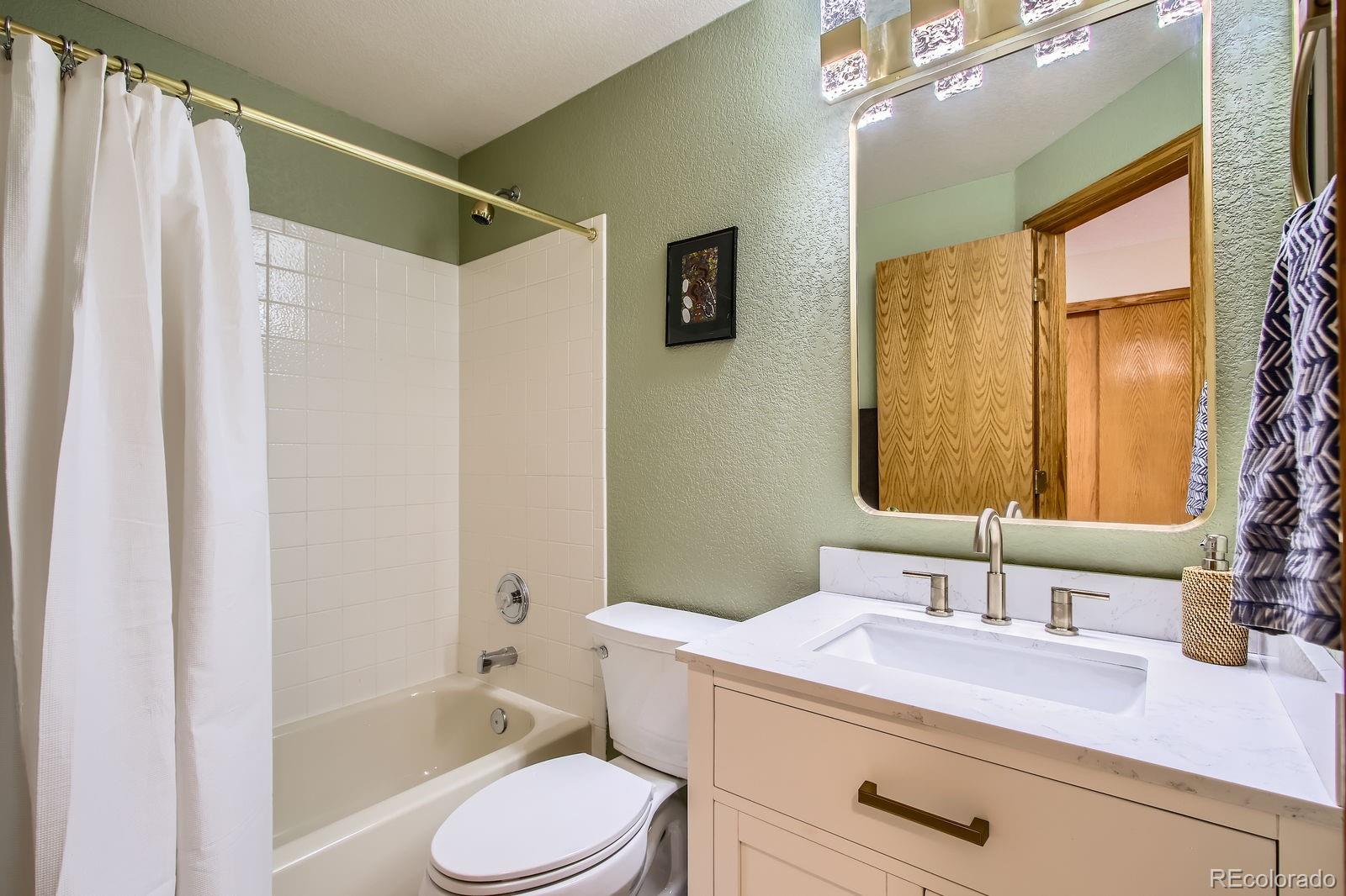 10762 W 54th Place