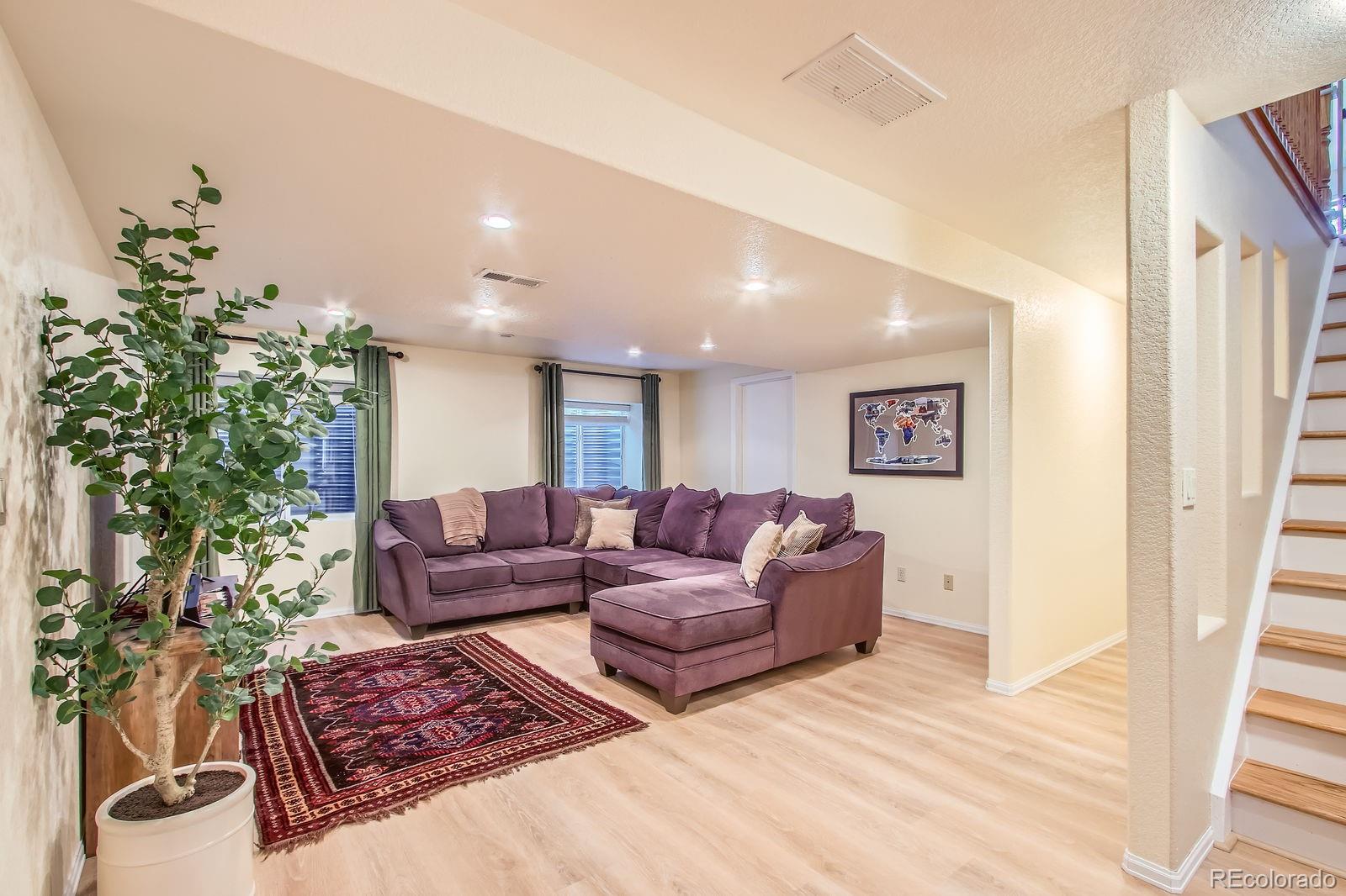 10762 W 54th Place