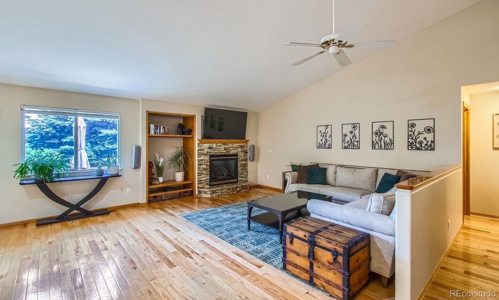 10762 W 54th Place