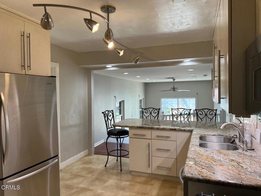 3734 W 59th Place