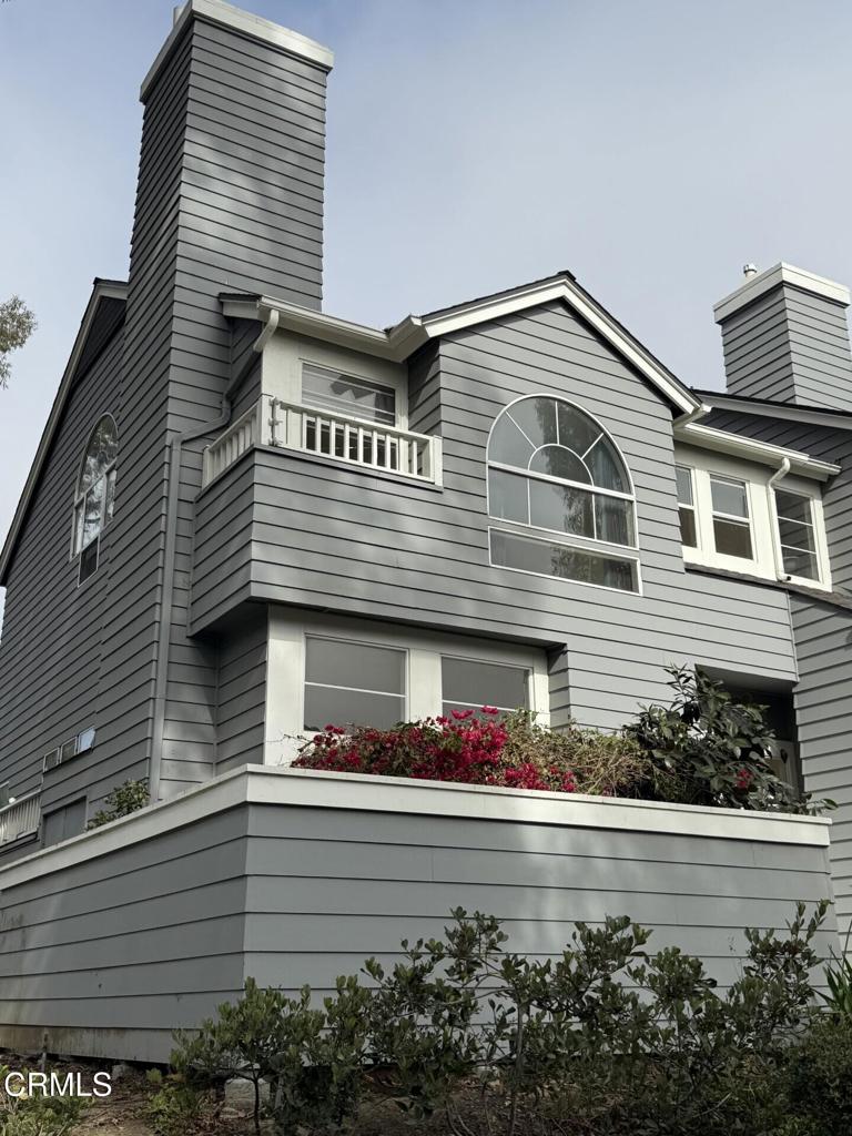 1011 Thomas Lane